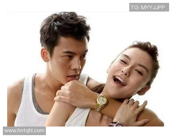 杨颖与足球球星的深厚关系揭秘 两人私下互动曝光引发热议