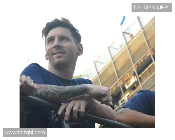 足坛巨星与经典歌曲交汇:从梅西的胜利之歌到C罗的永不言败,足球与音乐的完美融合