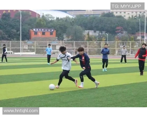 足球星河滚烫燃烧青春梦想追逐绿茵场上的荣耀与激情